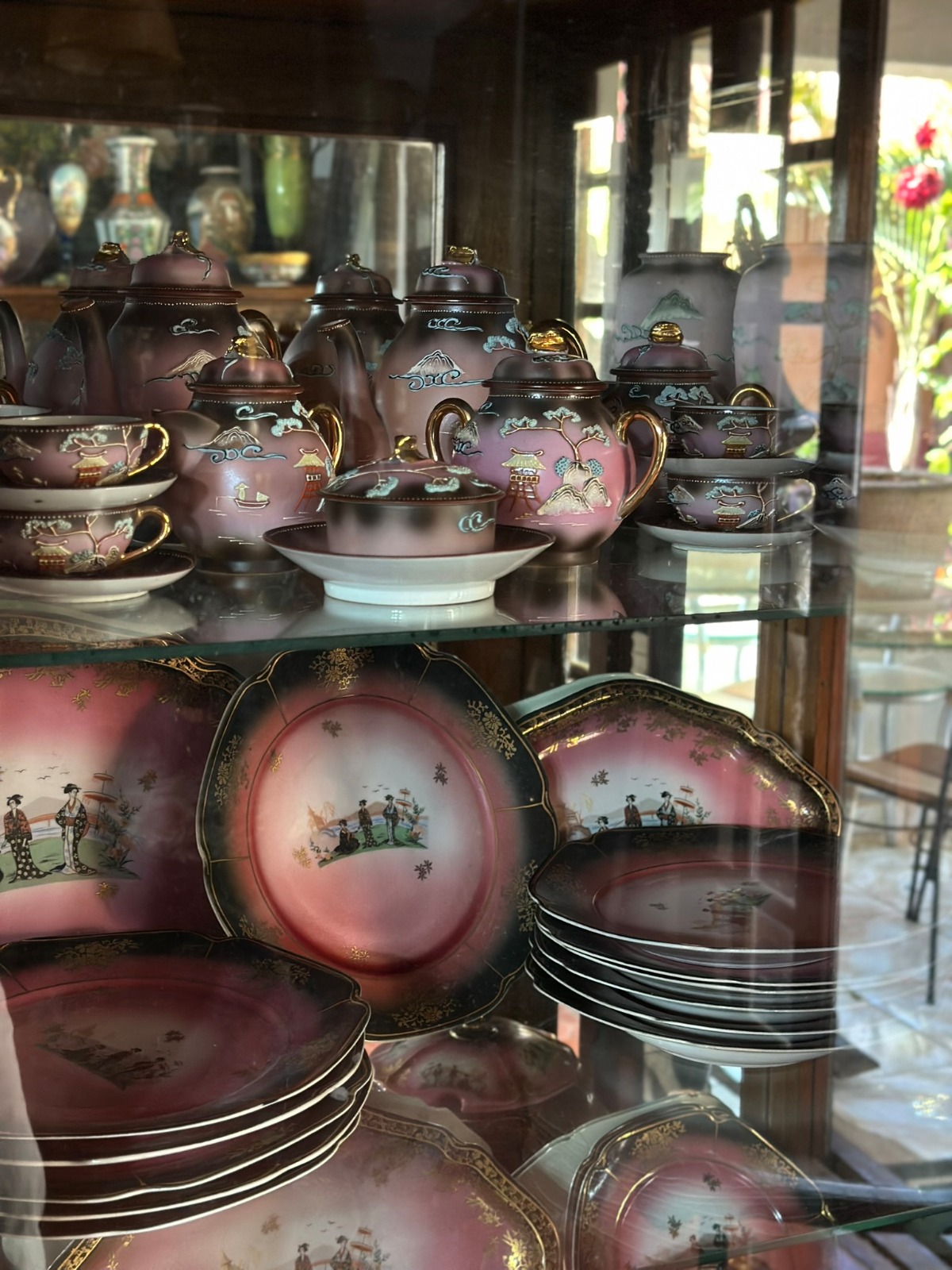 Lou&ccedil;as e pe&ccedil;as decorativas do S&iacute;tio Mayumi